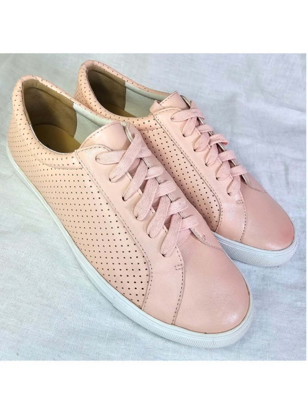 Talbots Perforated Lace Up Classic Fashion Sneaker US8.5 Pink Leather White Sole